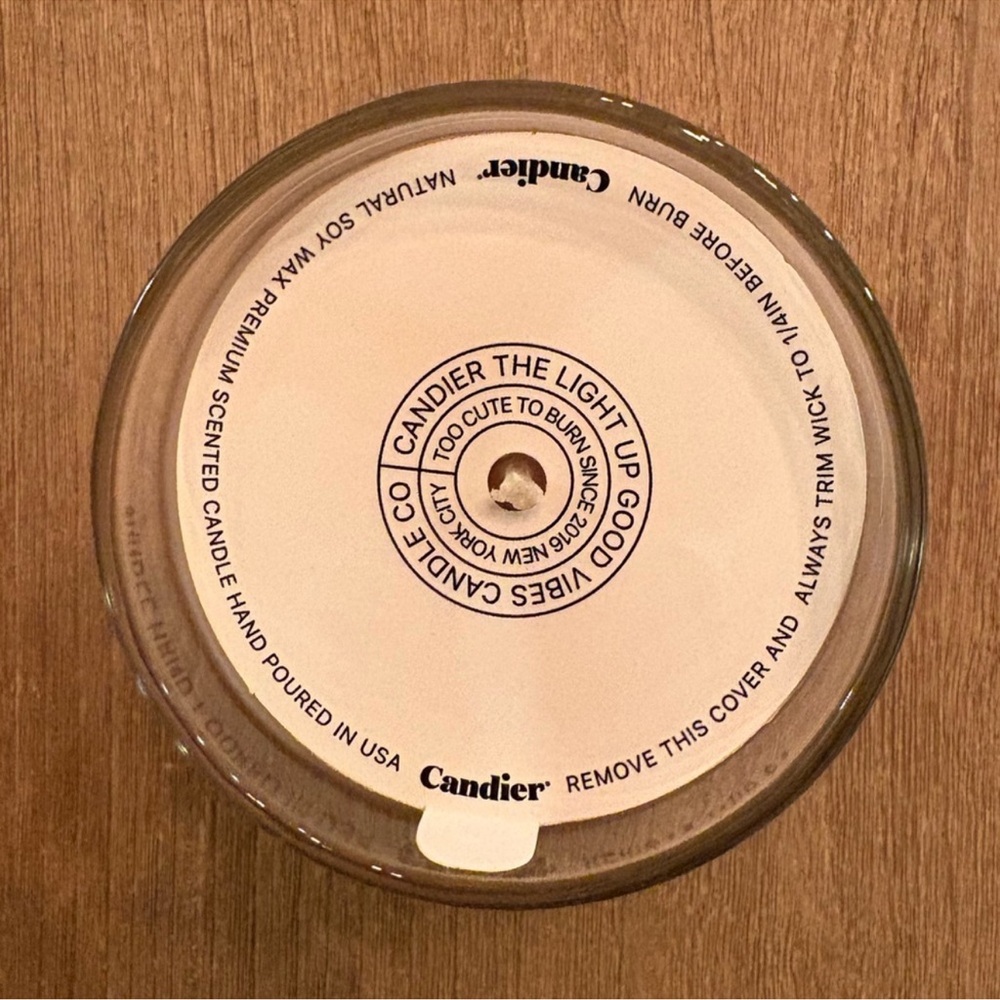 Candier Seasonal Happy Falladays Candle All Natural Soy Fall Candle BRAND NEW - Picture 5 of 9